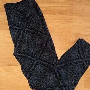 Pink Sport black paisley leggings size Lg